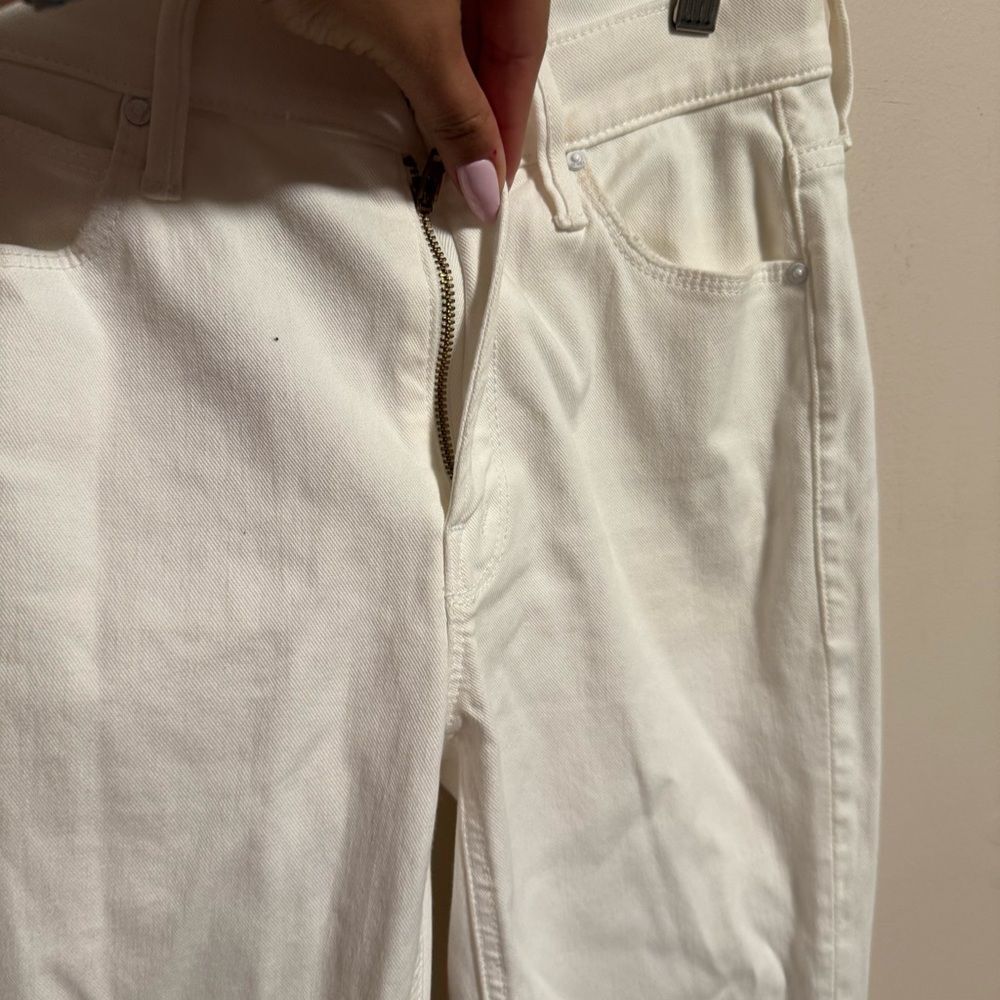 MOTHER Cha Cha Fray Jeans in Glass Slipper White- Size 26 - Picture 6 of 10